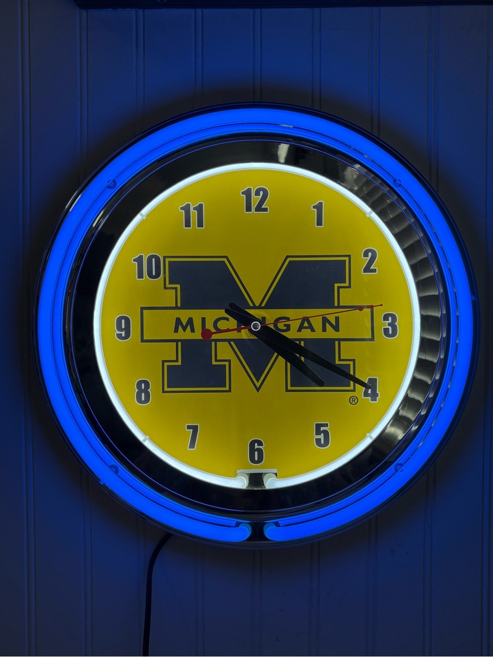 University of Michigan Neon Clock Wolverines Logo Blue/Yellow 15” Man Cave WORKS